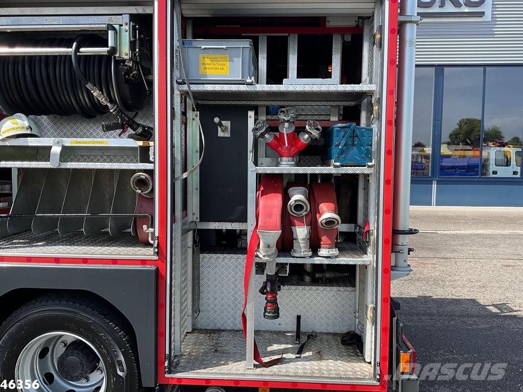 MAN TGL 14.250 Feuerwehr / materiaalwagen met Waterpom Camiones de bomberos