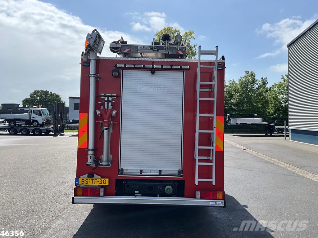 MAN TGL 14.250 Feuerwehr / materiaalwagen met Waterpom Camiones de bomberos