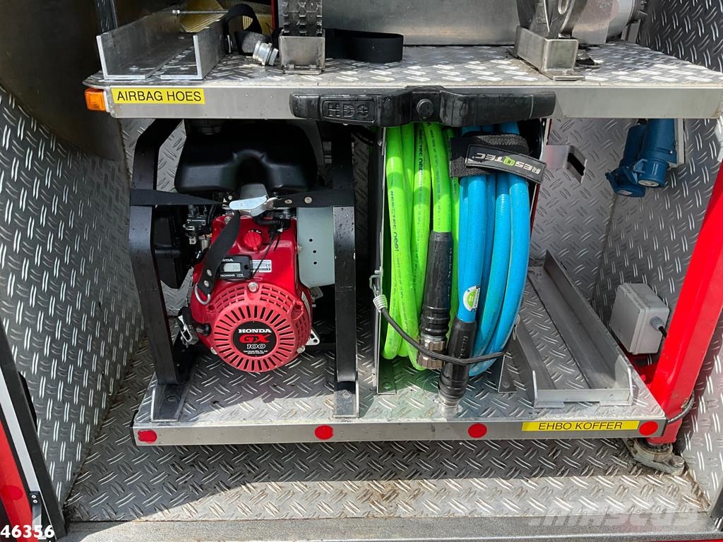 MAN TGL 14.250 Feuerwehr / materiaalwagen met Waterpom Camiones de bomberos