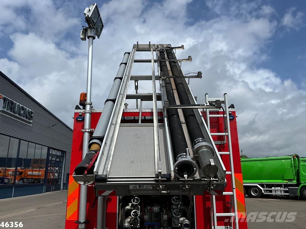 MAN TGL 14.250 Feuerwehr / materiaalwagen met Waterpom Camiones de bomberos