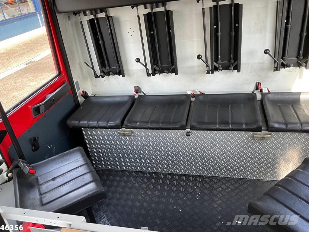 MAN TGL 14.250 Feuerwehr / materiaalwagen met Waterpom Camiones de bomberos