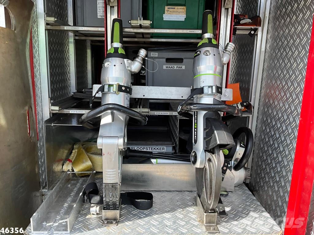 MAN TGL 14.250 Feuerwehr / materiaalwagen met Waterpom Camiones de bomberos