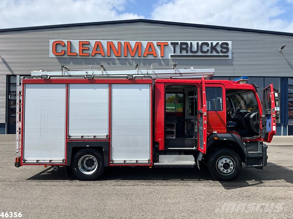 MAN TGL 14.250 Feuerwehr / materiaalwagen met Waterpom Camiones de bomberos