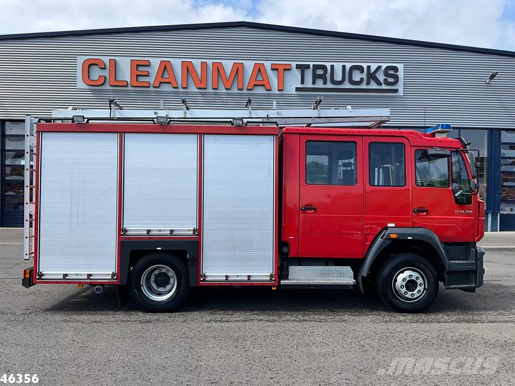 MAN TGL 14.250 Feuerwehr / materiaalwagen met Waterpom Camiones de bomberos