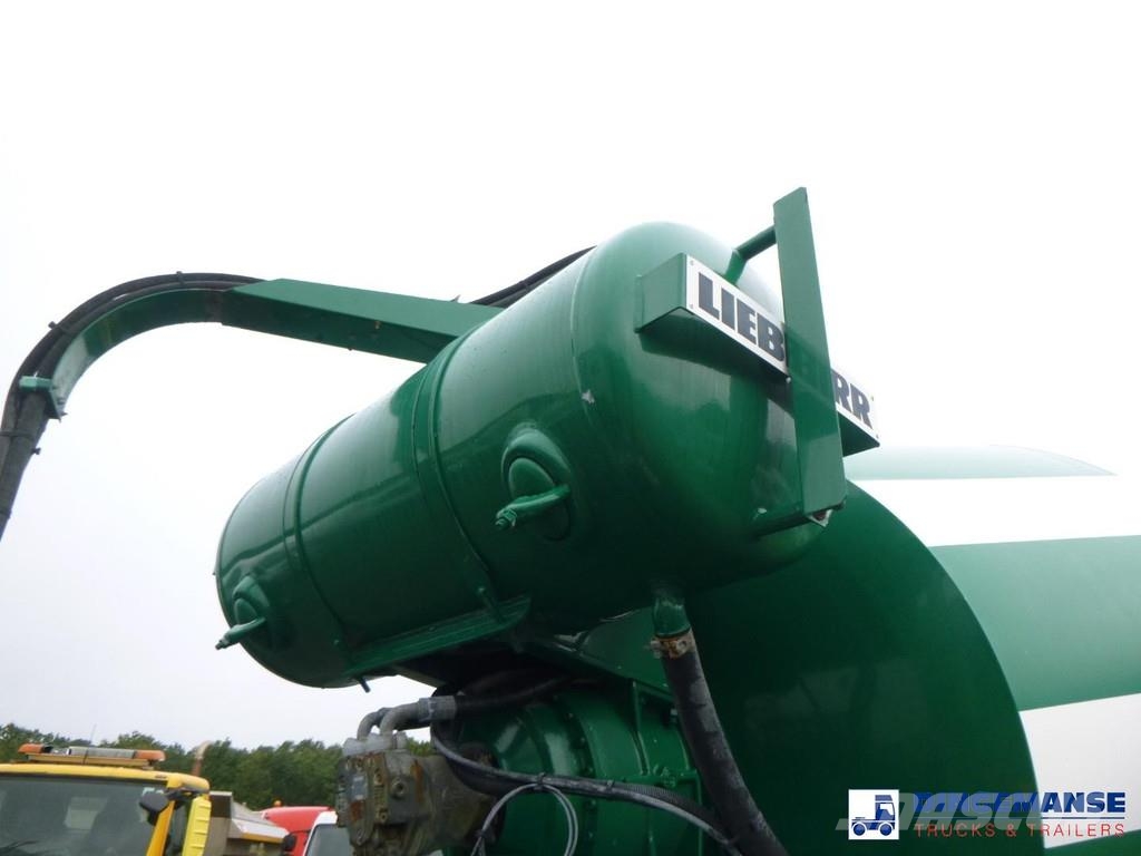 Mercedes-Benz Arocs 1943 4x4 Euro 6 + Liebherr mixer trailer 10 Betonmixers en pompen