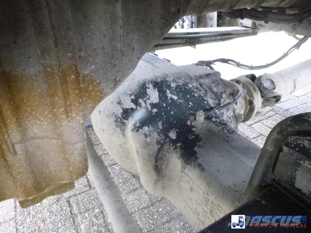 Mercedes-Benz Arocs 1943 4x4 Euro 6 + Liebherr mixer trailer 10 Betonmixers en pompen