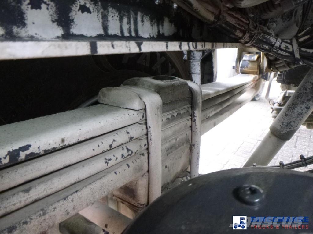 Mercedes-Benz Arocs 1943 4x4 Euro 6 + Liebherr mixer trailer 10 Betonmixers en pompen