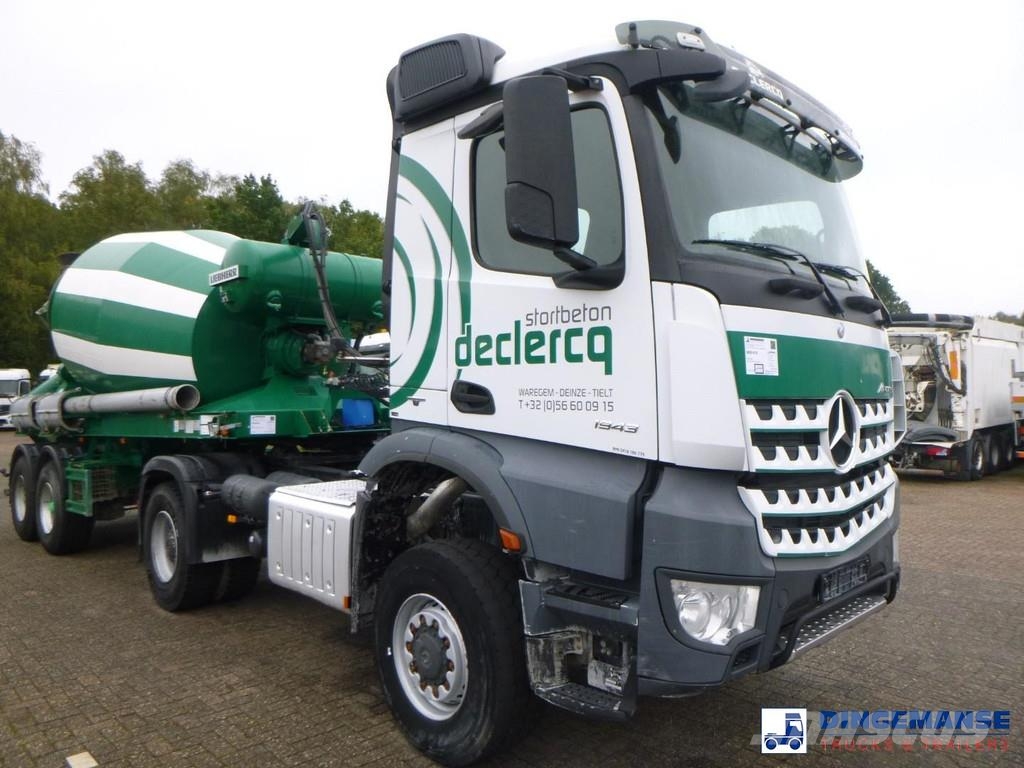 Mercedes-Benz Arocs 1943 4x4 Euro 6 + Liebherr mixer trailer 10 Betonmixers en pompen