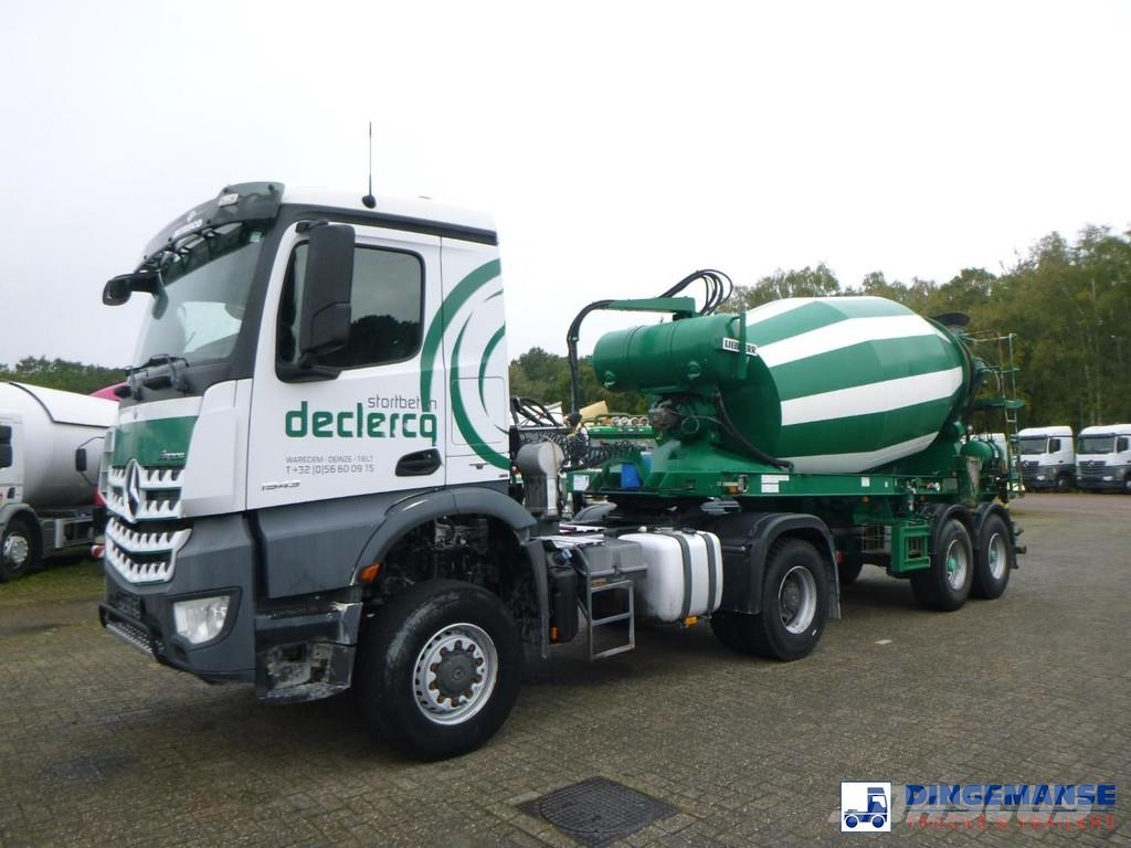Mercedes-Benz Arocs 1943 4x4 Euro 6 + Liebherr mixer trailer 10 Betonmixers en pompen