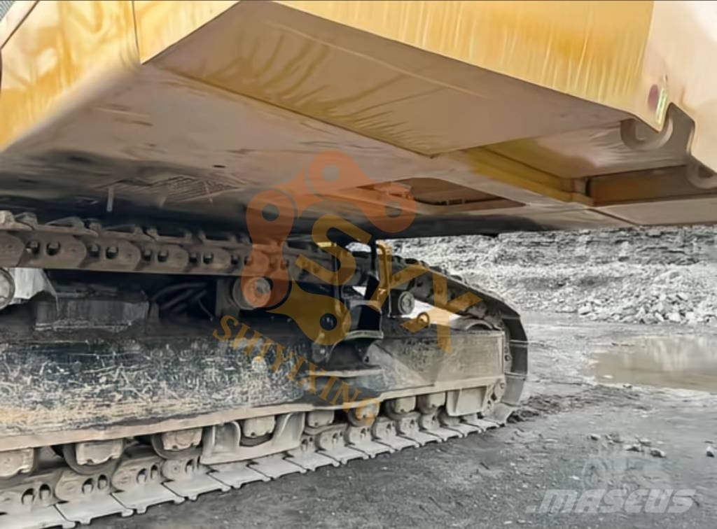 CAT 6015 Гусеничні екскаватори