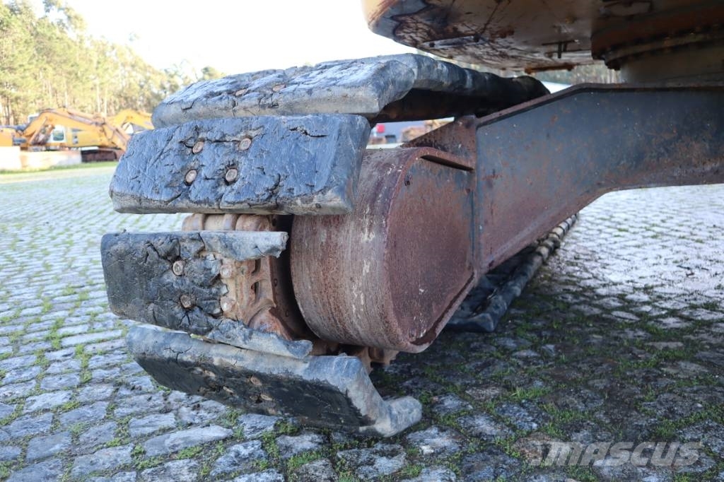 Komatsu PC138US-8 Bageri guseničari