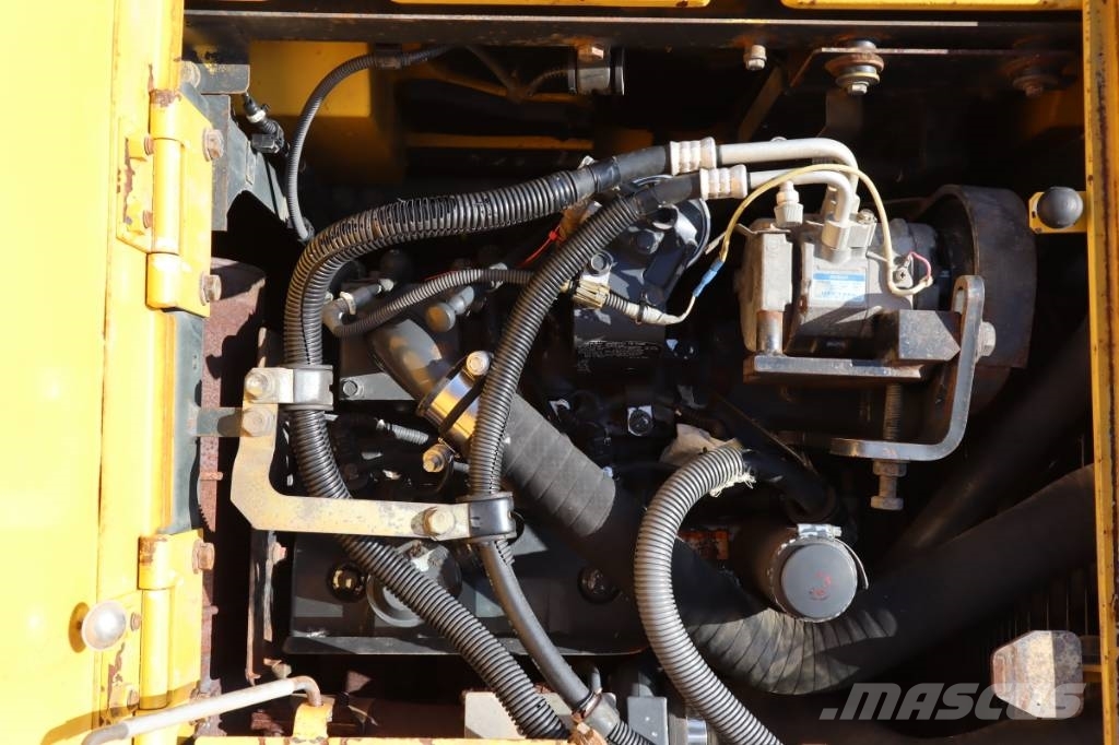 Komatsu PC138US-8 Bageri guseničari