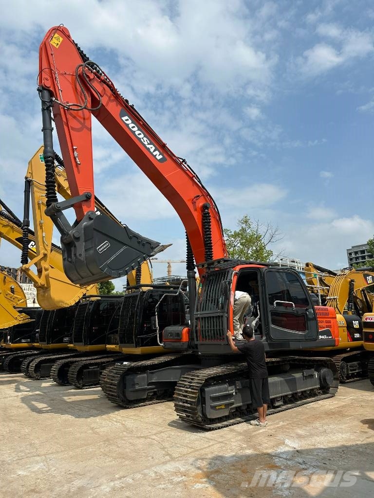 Doosan DX340LC Гусеничні екскаватори