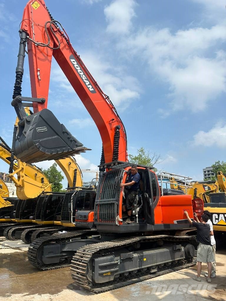 Doosan DX340LC Гусеничні екскаватори