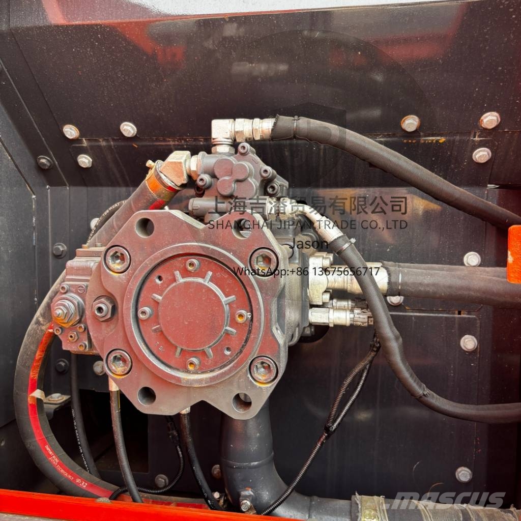 Doosan DX 300 Pásové rýpadlá