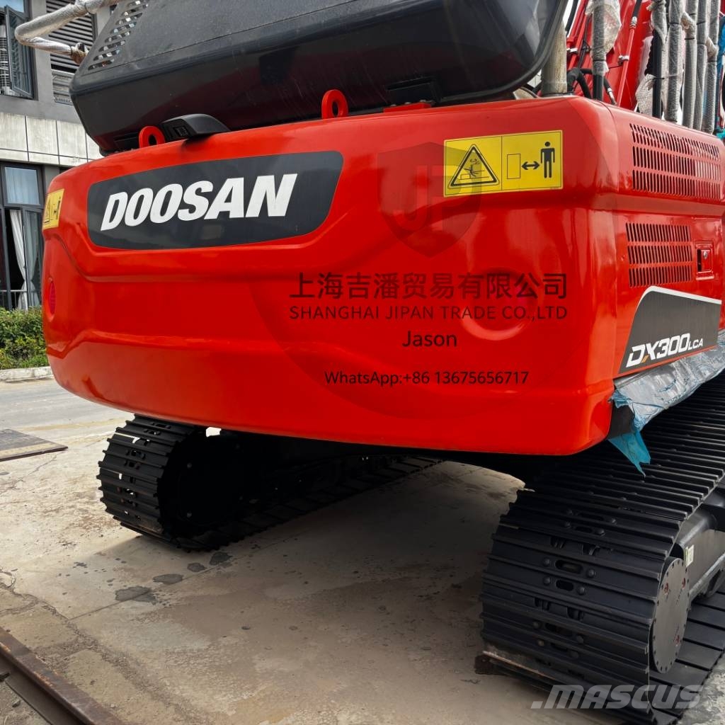 Doosan DX 300 Pásové rýpadlá