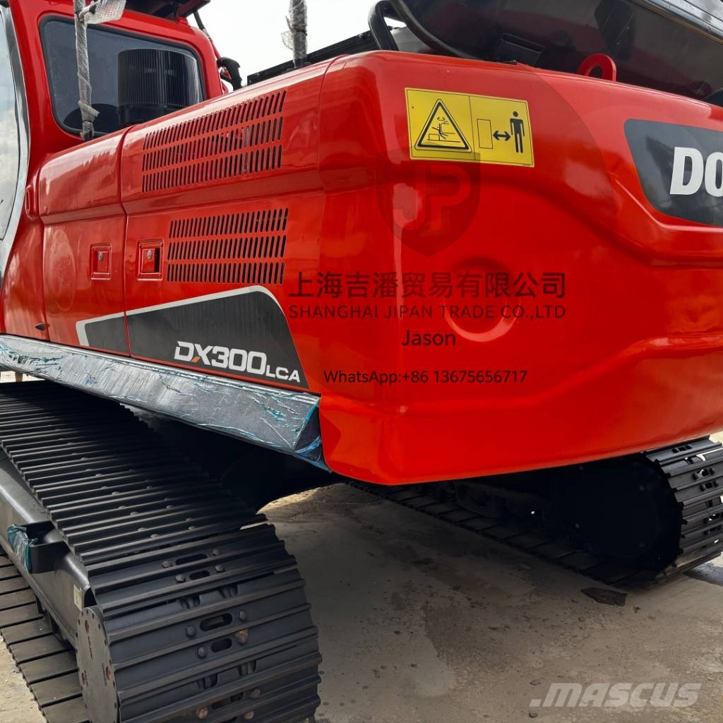 Doosan DX 300 Pásové rýpadlá