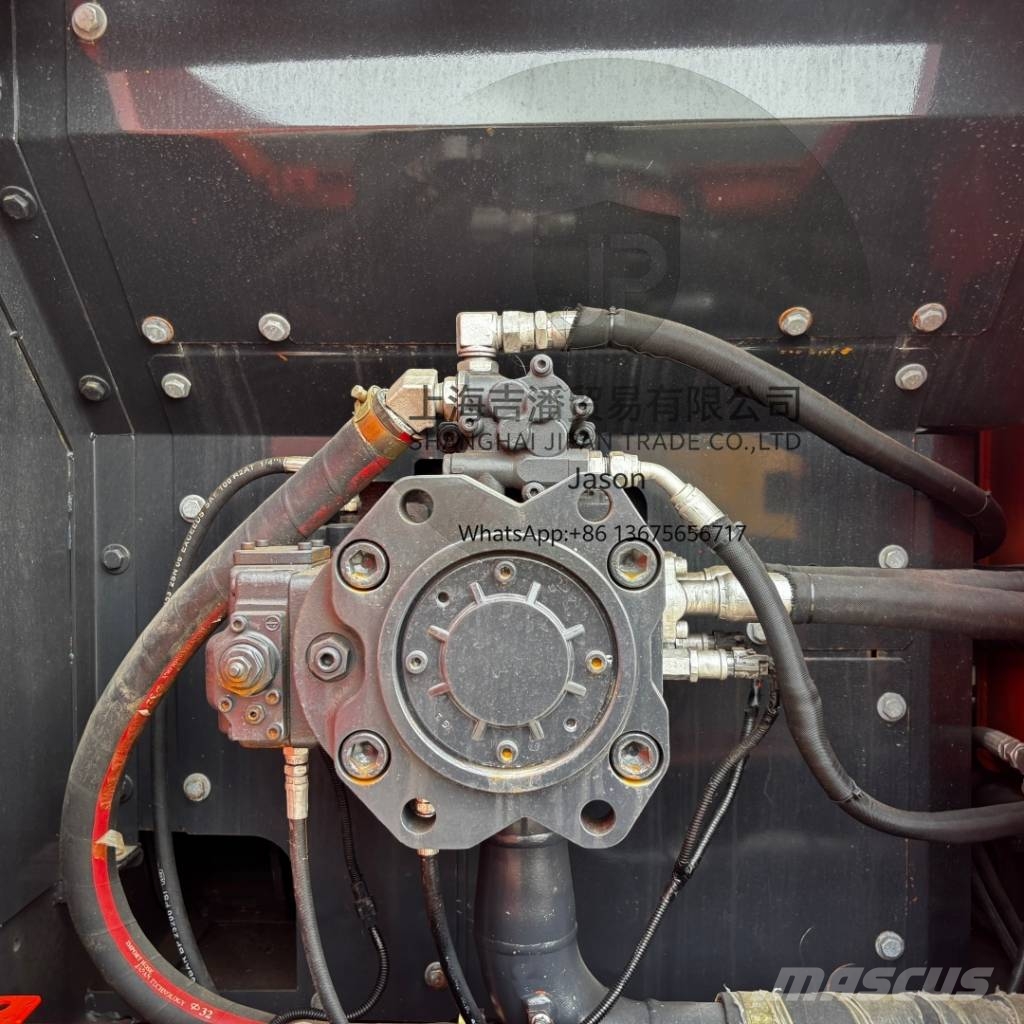Doosan DX 300 Pásové rýpadlá