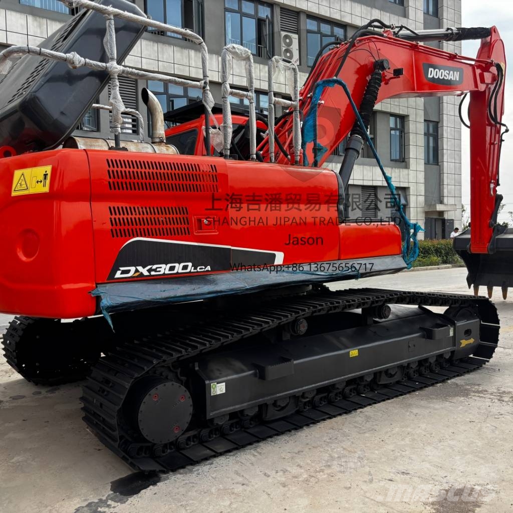 Doosan DX 300 Pásové rýpadlá