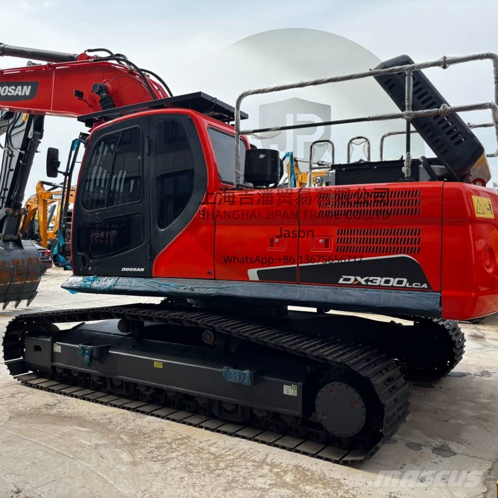 Doosan DX 300 Pásové rýpadlá