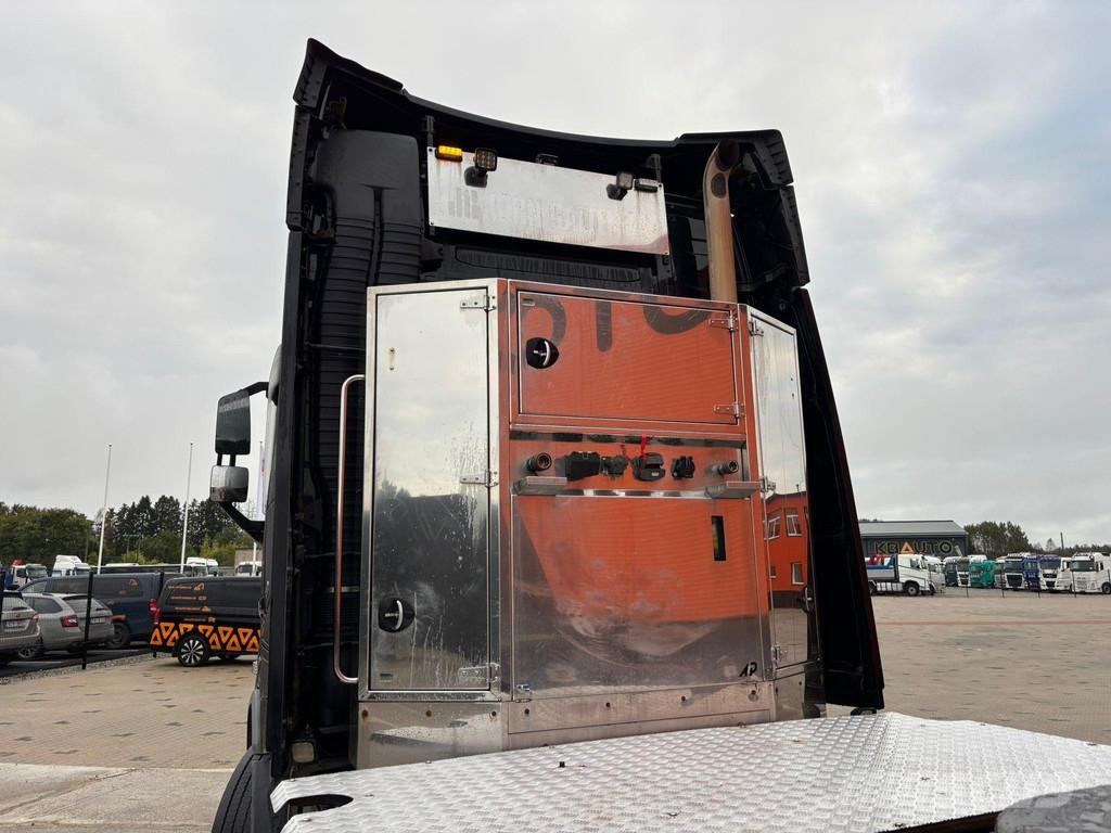 Volvo FH 16 750 6x4 GCW 90 ton / RETARDER Vetopöytäautot