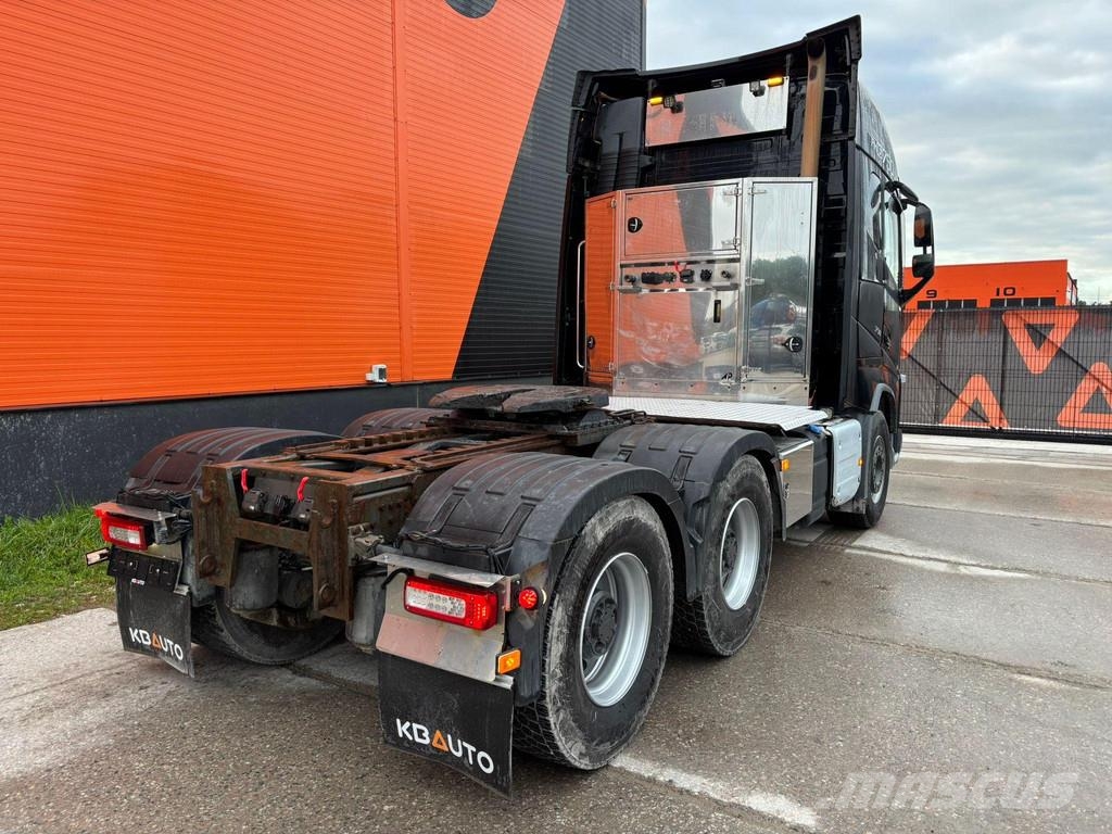 Volvo FH 16 750 6x4 GCW 90 ton / RETARDER Vetopöytäautot