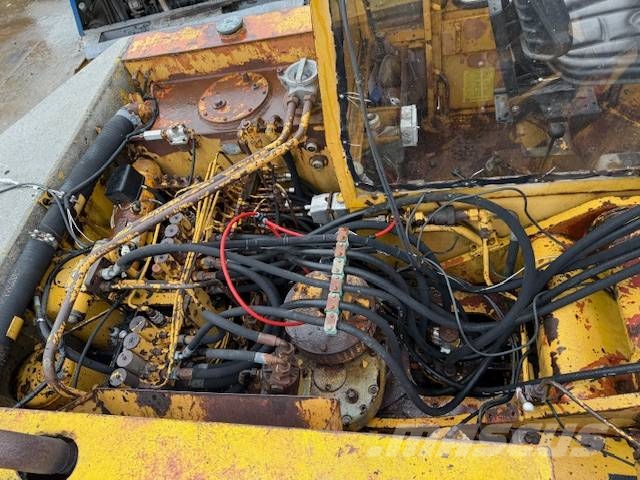 Liebherr A 901 轮式挖掘机