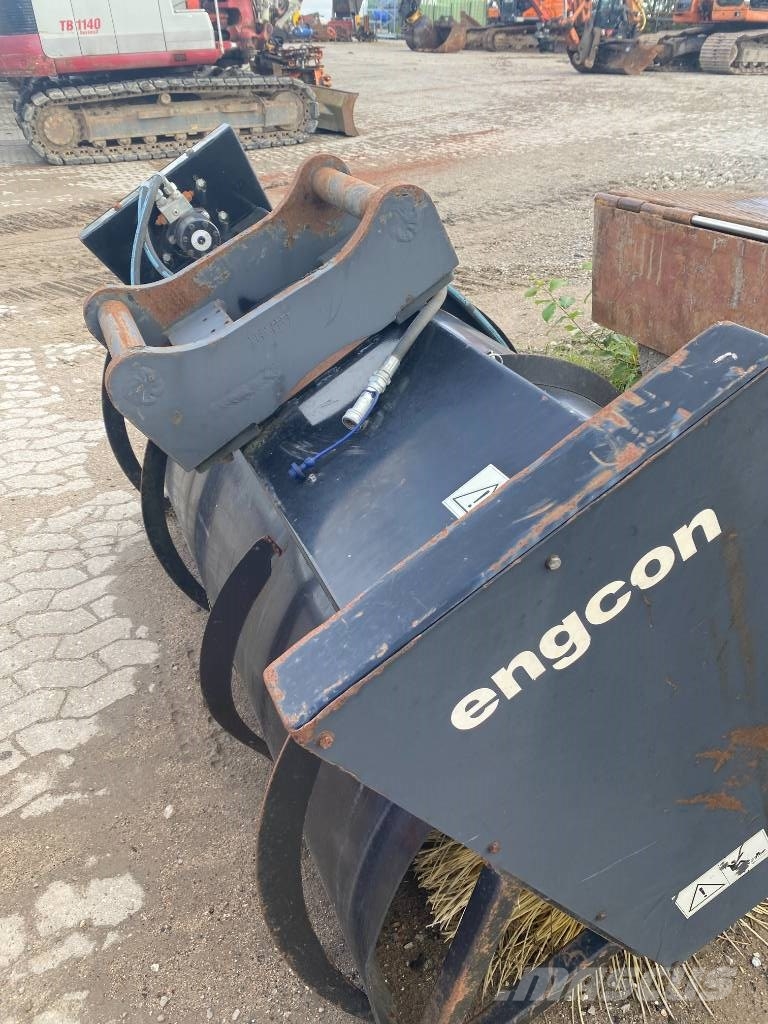 Engcon 1600 mm fejekost S60 Ielu tīrīšanas mašīnas