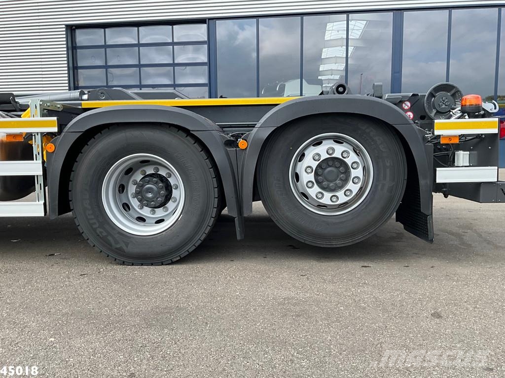 Mercedes-Benz Actros 2543 HMF 23 Tonmeter laadkraan Камиони с кран с кука