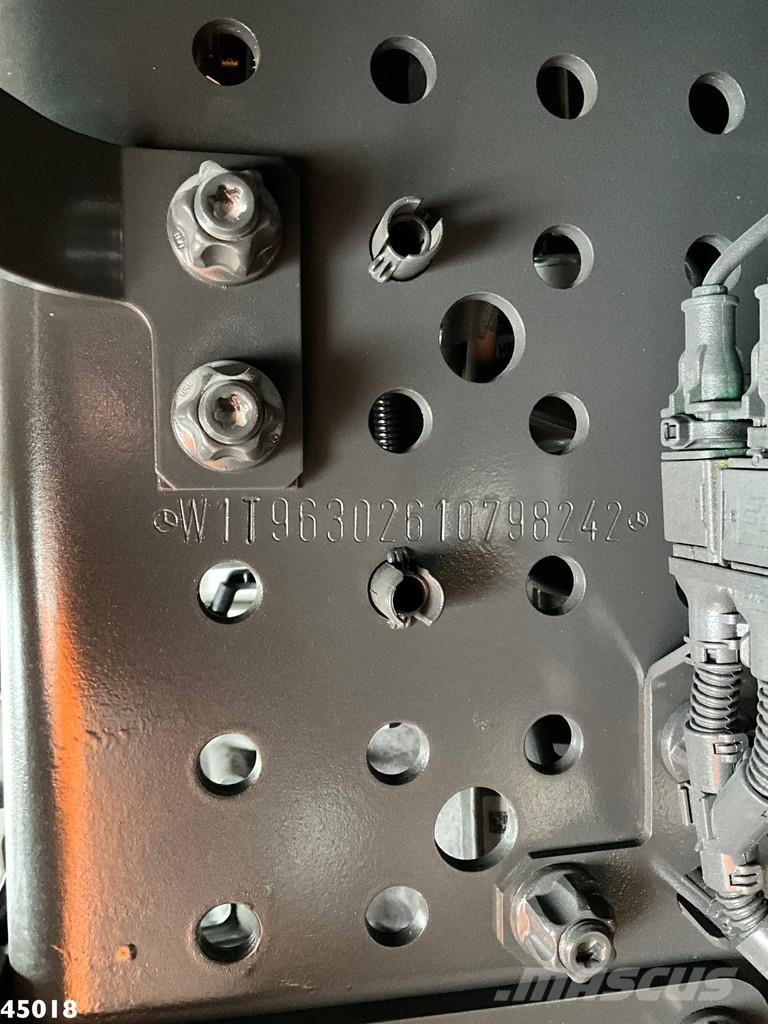 Mercedes-Benz Actros 2543 HMF 23 Tonmeter laadkraan Камиони с кран с кука