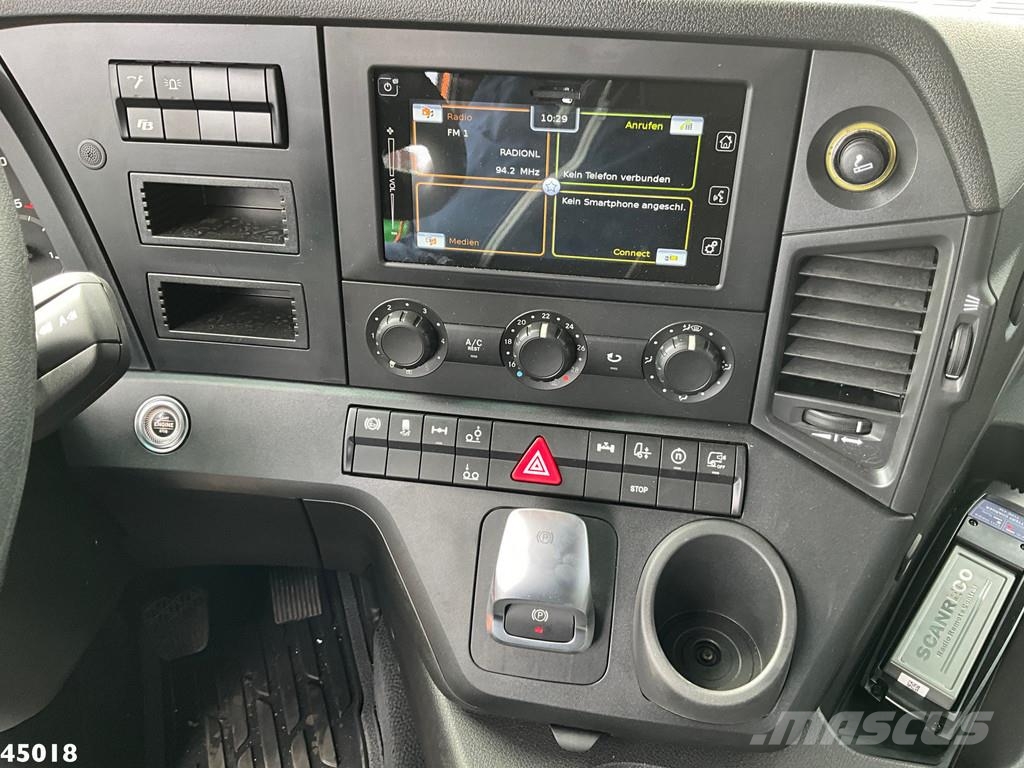 Mercedes-Benz Actros 2543 HMF 23 Tonmeter laadkraan Камиони с кран с кука