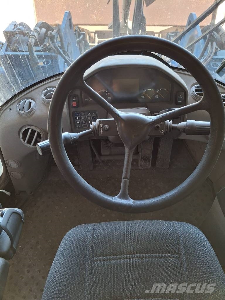 Volvo L 120 F 轮式装载机