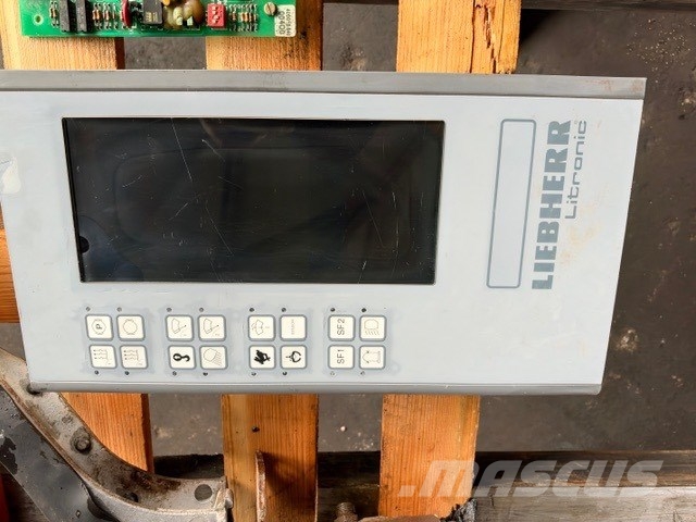 Liebherr R 942 USED CAB PARTS Кабіна