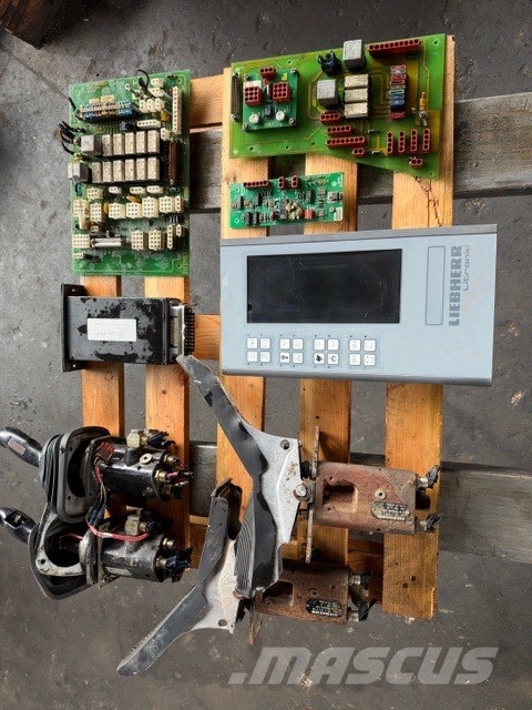 Liebherr R 942 USED CAB PARTS Кабіна
