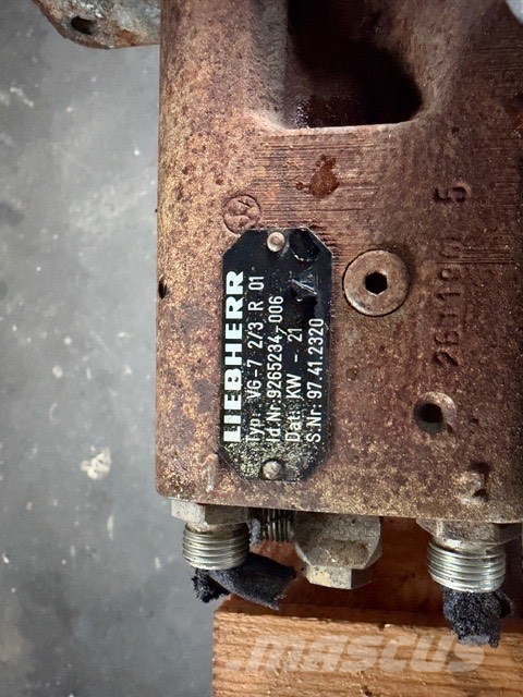 Liebherr R 942 USED CAB PARTS Кабіна
