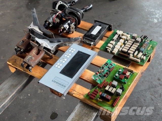 Liebherr R 942 USED CAB PARTS Кабіна