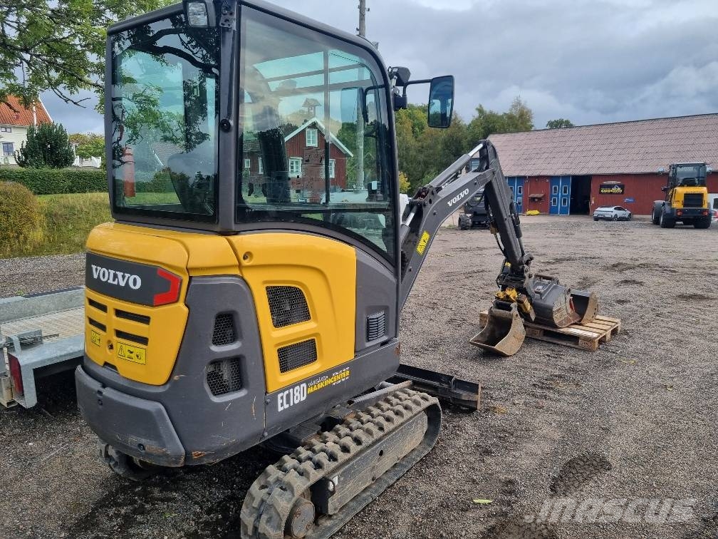 Volvo EC 18 D med släp Mini ekskavatori < 7 t