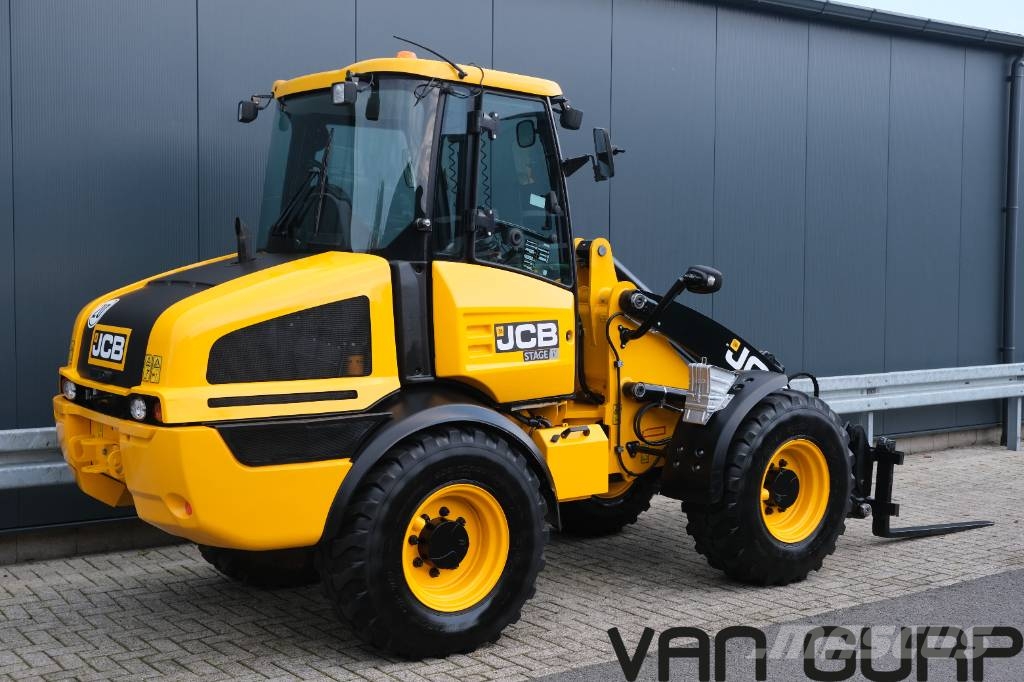 JCB 409 Iekrāvēji uz riteņiem