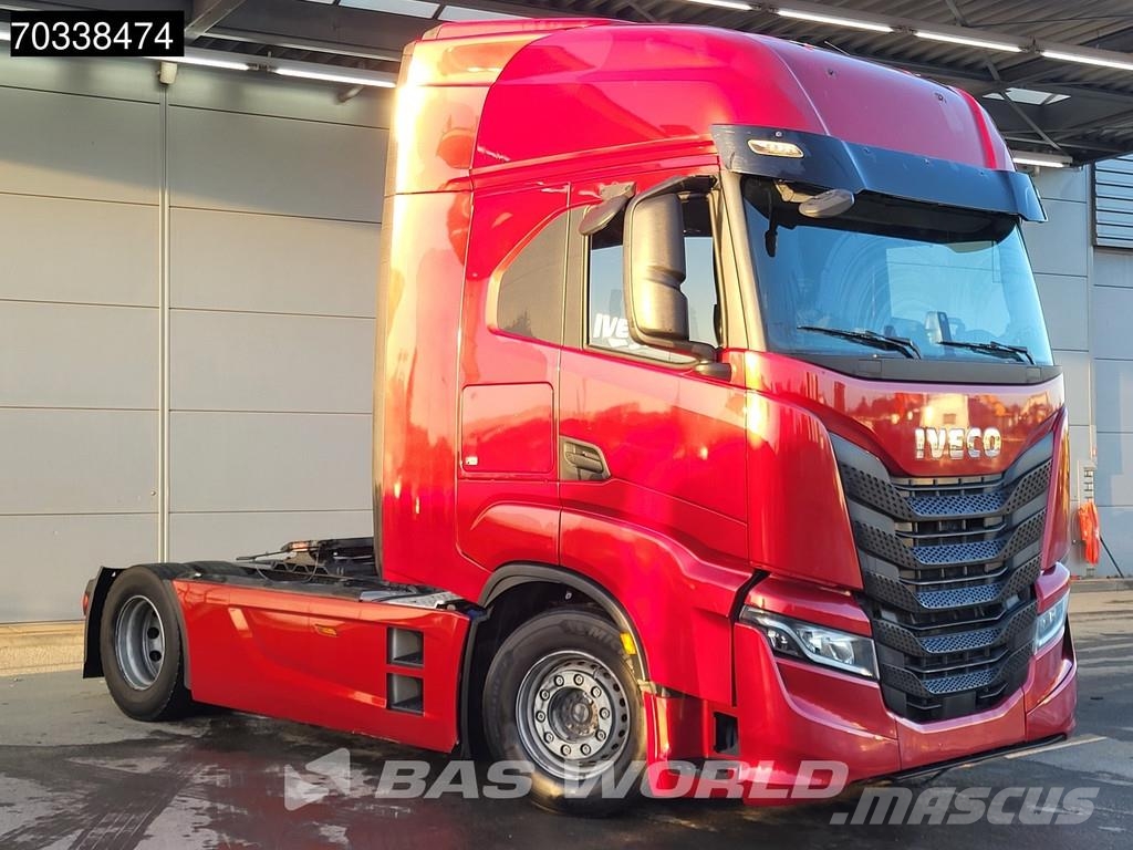 Iveco S-Way 510 4X2 Retarder 2x Tanks Standklima ACC Tracteur routier