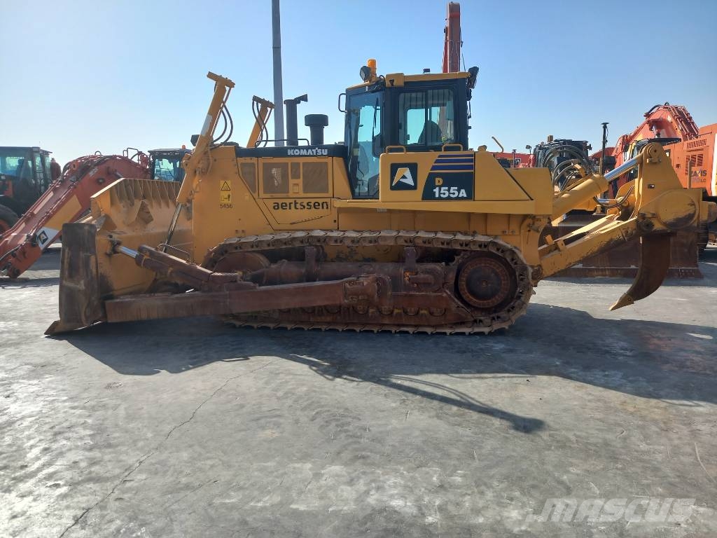 Komatsu D155A-6R (4pcs available for sale in Abu Dhabi) Dozere Beltegående