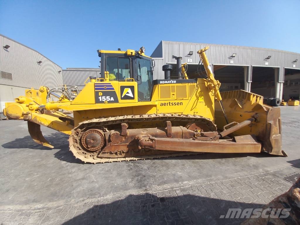 Komatsu D155A-6R (4pcs available for sale in Abu Dhabi) Dozere Beltegående