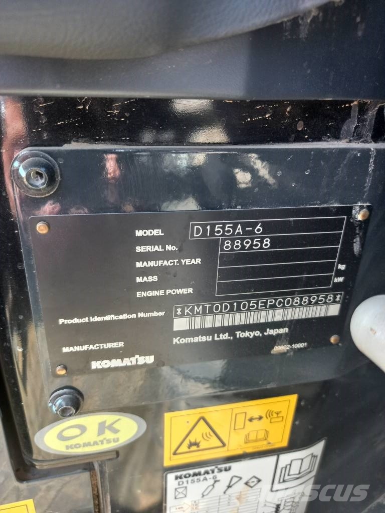 Komatsu D155A-6R (4pcs available for sale in Abu Dhabi) Dozere Beltegående