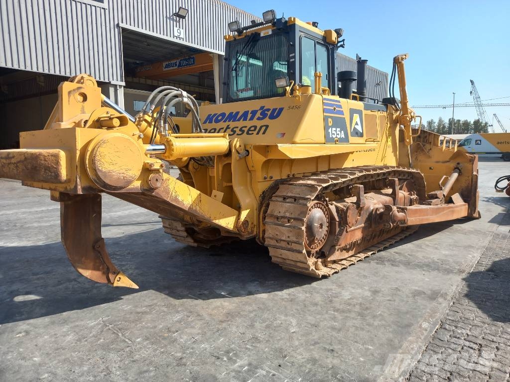 Komatsu D155A-6R (4pcs available for sale in Abu Dhabi) Dozere Beltegående