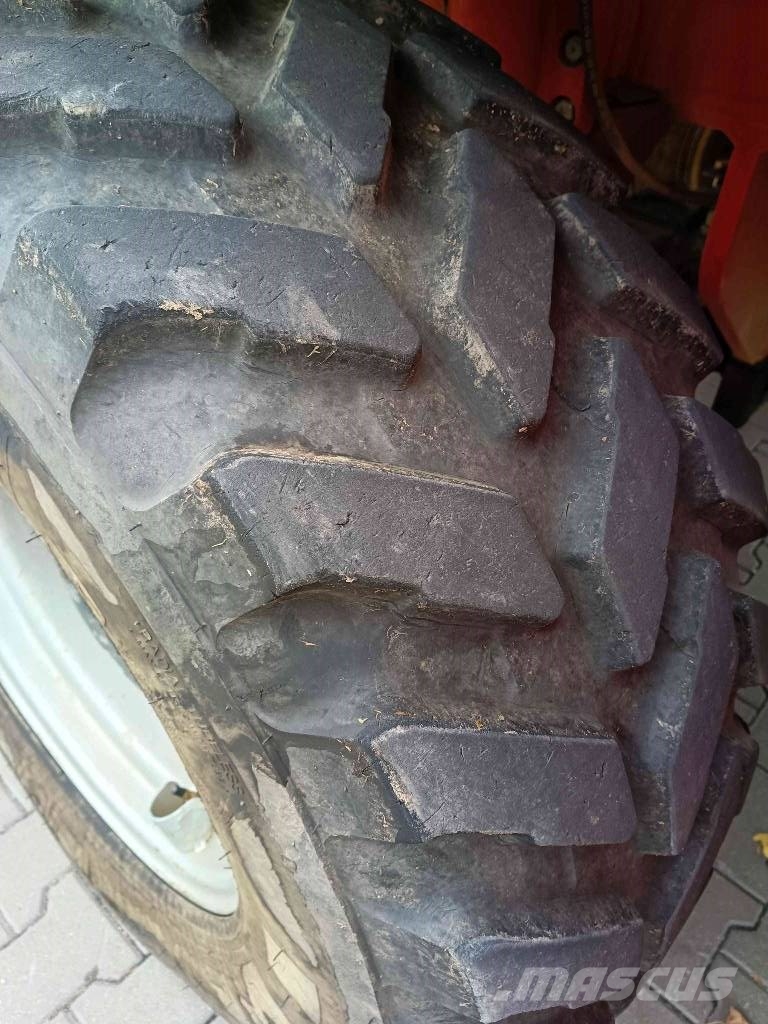 Manitou MRT 1840 Easy 伸縮臂操作車