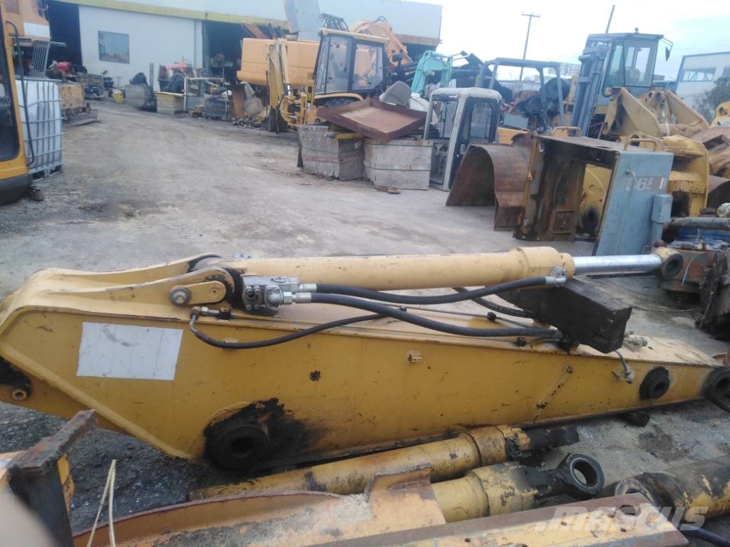 CAT M 318 Chassis and suspension