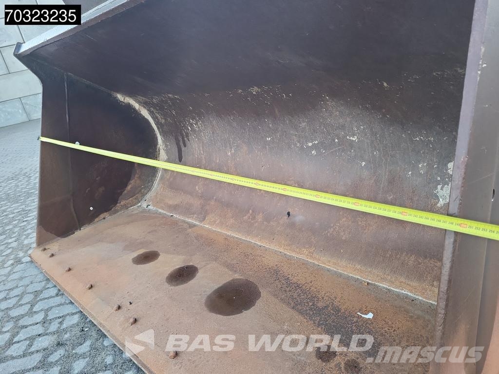 Liebherr L538 Quick Coupler ホイールローダー・タイヤショベル