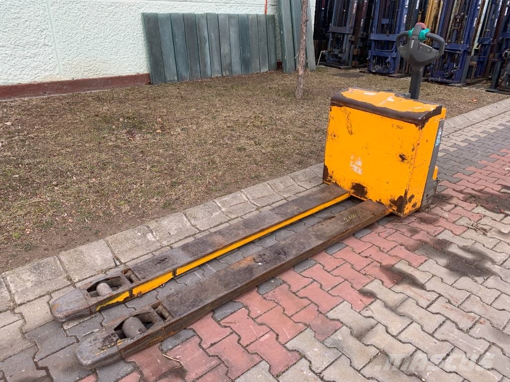 Jungheinrich EJE 118 /LONG 2100/ V-3860 Zelfrijdende stapelaars