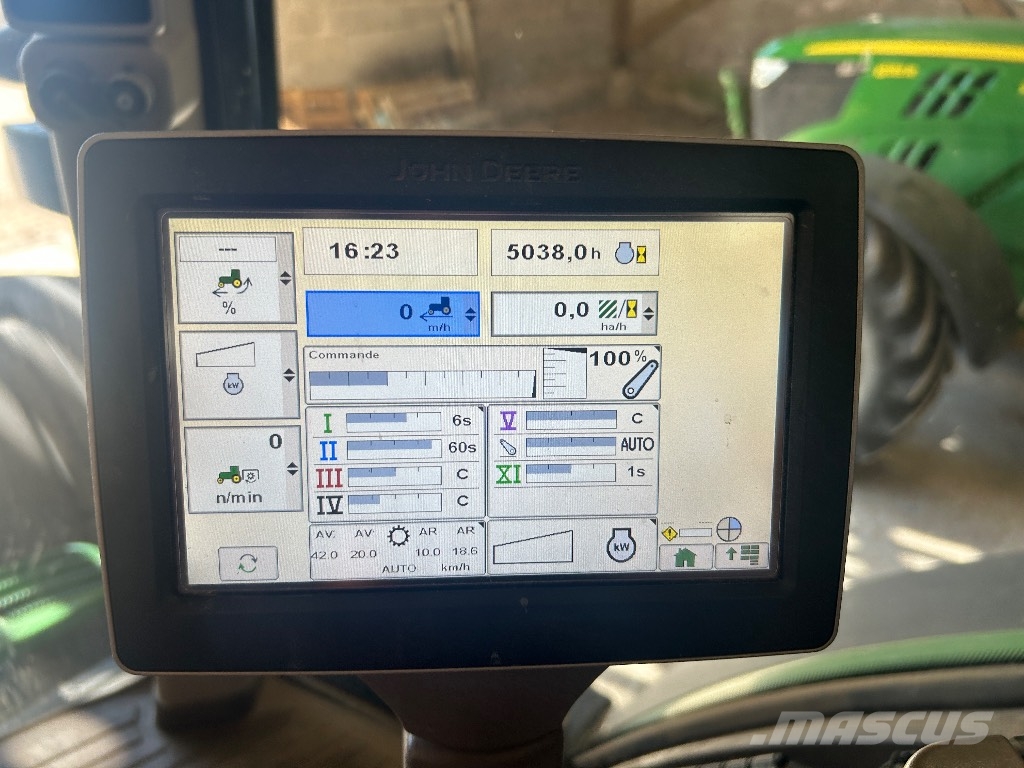 John Deere 7230 R Tractors