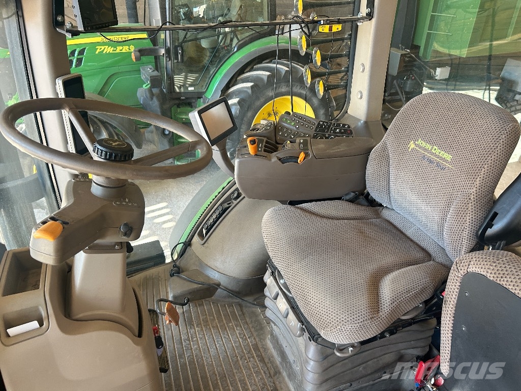 John Deere 7230 R Tractors