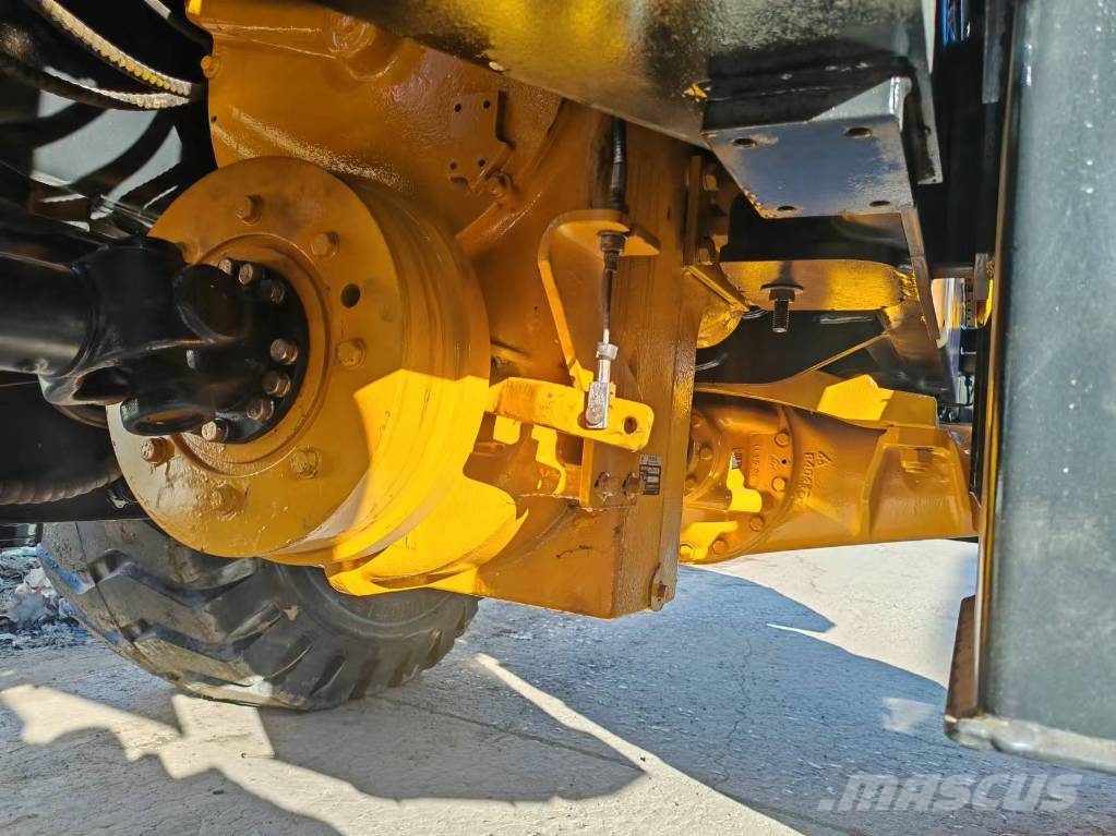 SDLG 955F     Plenty of wheel loaders in stock Wheel loaders
